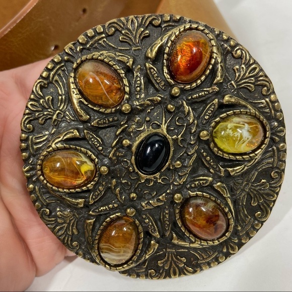 Leather BELT with large round metal buckle with jeweled detailing - Picture 2 of 6